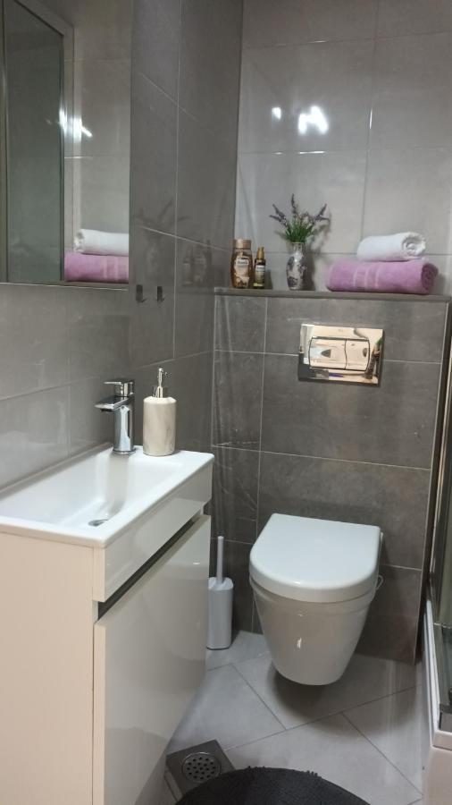 Leona Apartment-Perfect For Four Split Ngoại thất bức ảnh